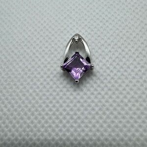 Vintage 10K White Gold and Purple Amethyst Pendant With Diamond Accent